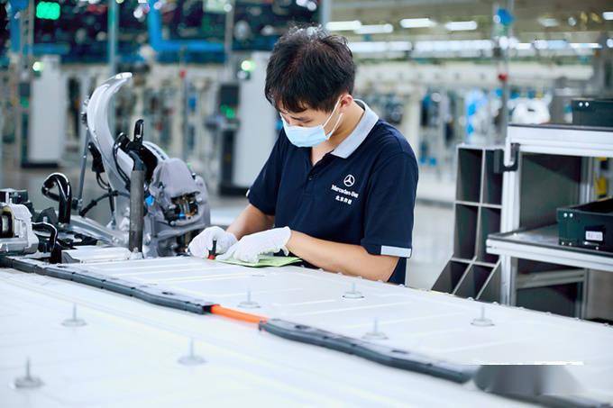 深入北京奔馳EQE誕生地 感受對(duì)標(biāo)德國工廠的頂級(jí)智造工藝